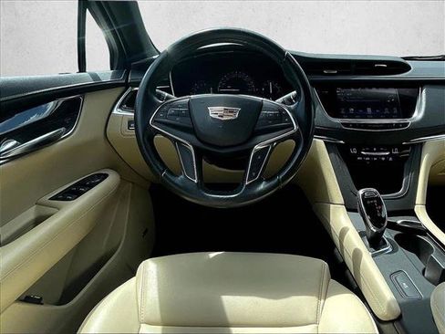 Used 2019 Cadillac XT5 FWD image 5