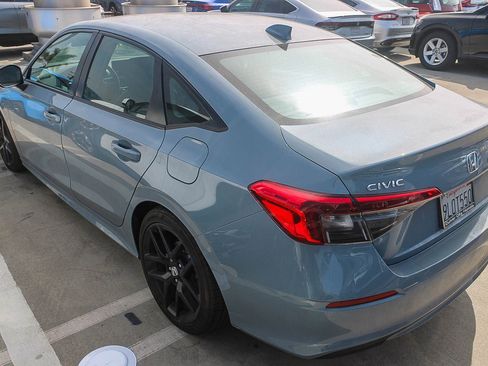 Used 2024 Honda Civic Sport image 12