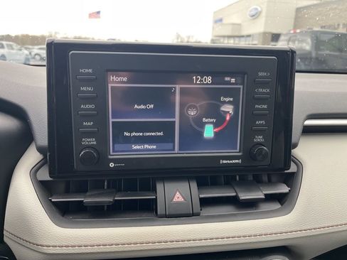 Used 2022 Toyota RAV4 XLE w/ Convenience Package image 11