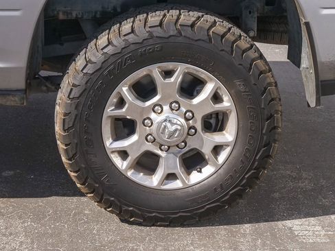 Used 2024 RAM 2500 Laramie AWD/4WD image 6