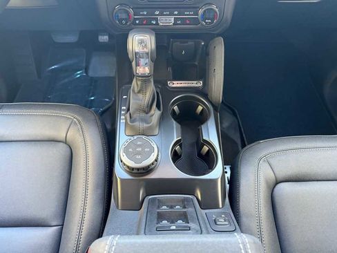 New 2025 Ford Bronco Badlands image 11