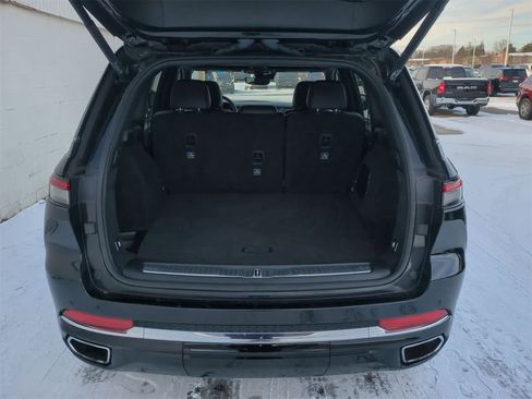 Used 2023 Jeep Grand Cherokee Overland image 34