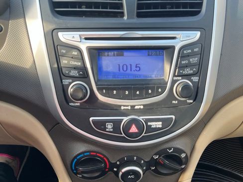 Used 2013 Hyundai Accent GLS FWD image 15