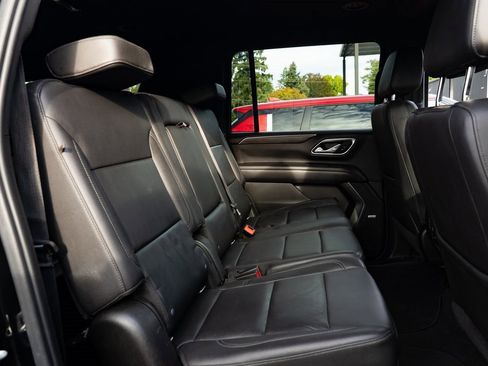 Used 2021 Chevrolet Suburban LT image 22