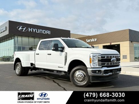 Used 2024 Ford F350 XLT image 1