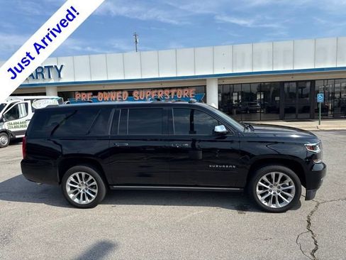 Used 2019 Chevrolet Suburban Premier w/ Premier Plus Edition RWD image 2