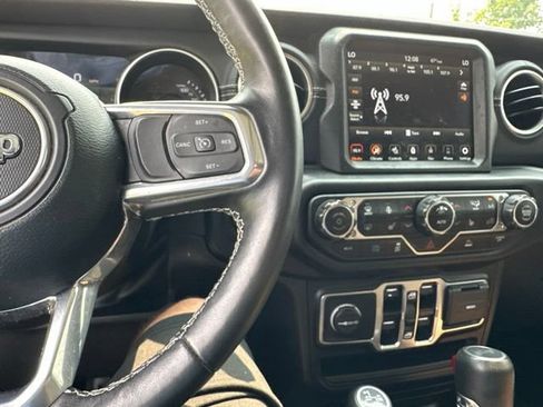 Used 2023 Jeep Wrangler Unlimited Sahara w/ Cold Weather Group AWD/4WD image 40