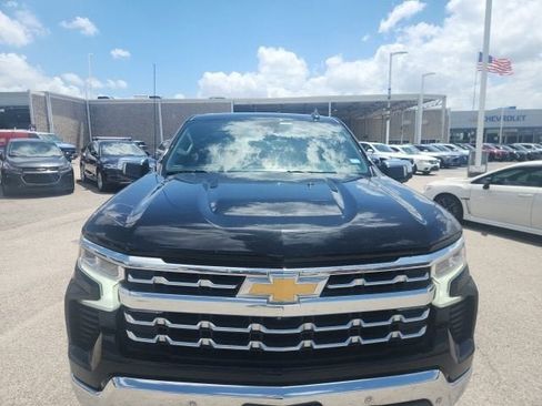 Used 2023 Chevrolet Silverado 1500 LTZ AWD/4WD image 7