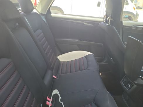 Used 2013 Ford Fusion SE FWD image 10