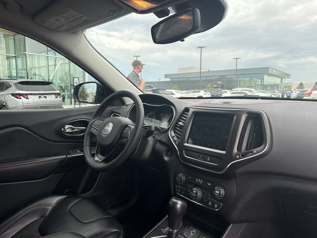 Used 2022 Jeep Cherokee Trailhawk w/ Trailer Tow Group AWD/4WD image 36