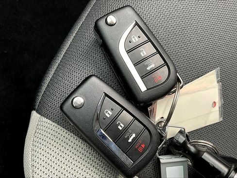 Certified 2025 Toyota Corolla LE image 14