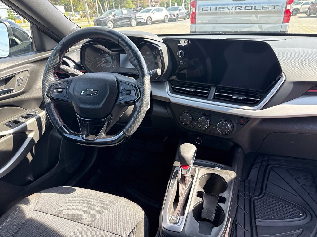 Used 2024 Chevrolet Trax RS w/ Driver Confidence Package FWD image 18