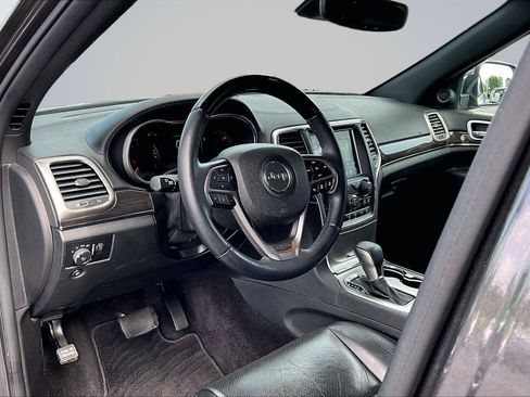 Used 2018 Jeep Grand Cherokee Overland AWD/4WD image 15