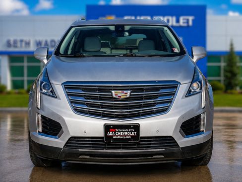 Used 2017 Cadillac XT5 Luxury w/ Driver Awareness Package FWD image 2