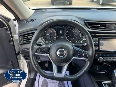 Used 2017 Nissan Rogue SV w/ SV Premium Package FWD image 44
