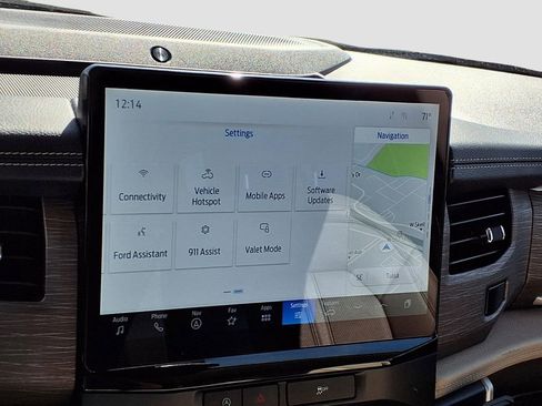 Used 2024 Ford Expedition Limited image 28