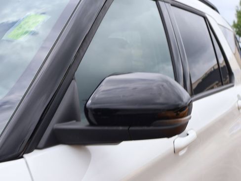 Used 2025 Ford Explorer ST-Line w/ ST-Line Street Pack image 3