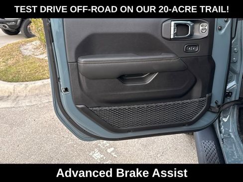 New 2026 Jeep Gladiator Sahara image 15