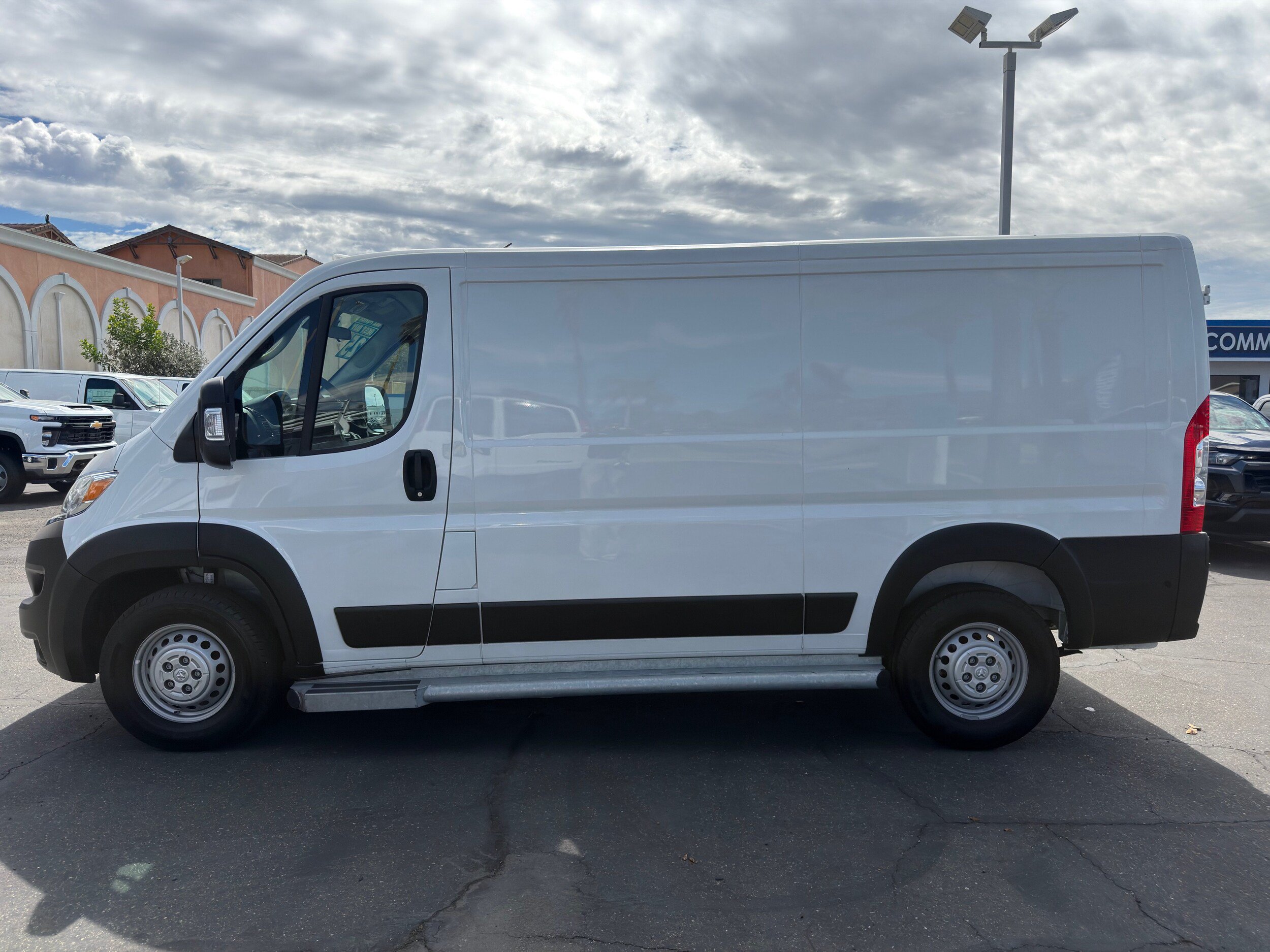Used 2025 RAM ProMaster 2500 w/ U-Haul Equipment Group FWD image 5