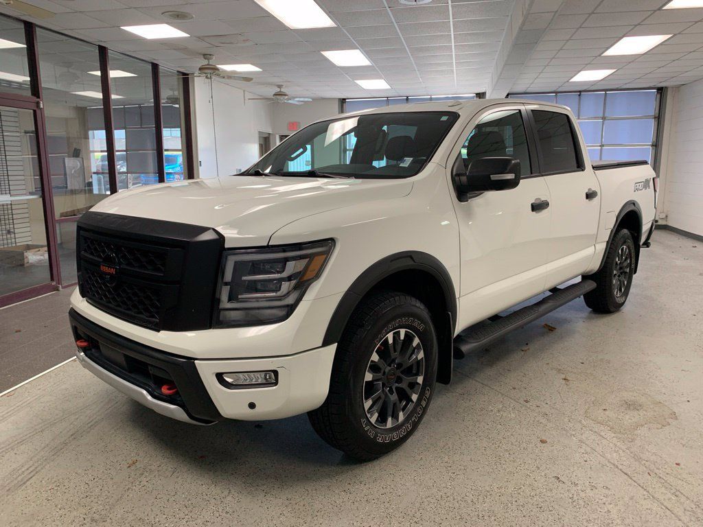Used 2021 Nissan Titan PRO-4X w/ Pro-4x Convenience Package AWD/4WD image 5