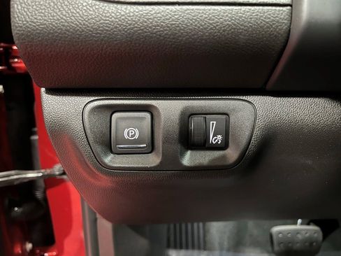 Certified 2023 GMC Acadia SLE w/ Driver Convenience Package image 27