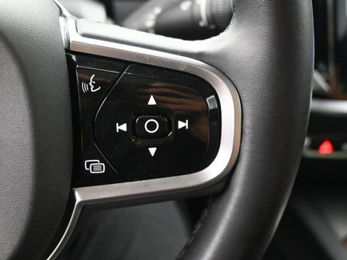 Used 2023 Volvo V60 B5 Cross Country Plus w/ Climate Package image 21