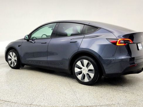 Used 2021 Tesla Model Y Long Range image 7