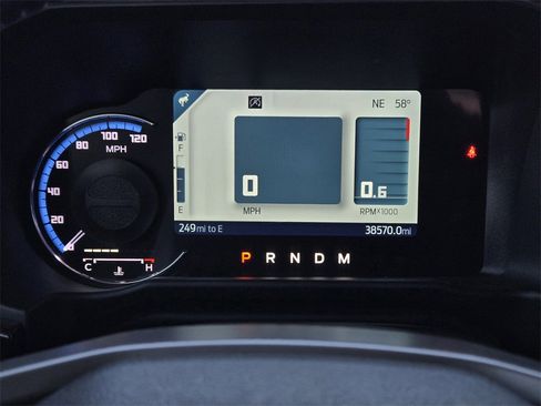 Used 2023 Ford Bronco Badlands image 6