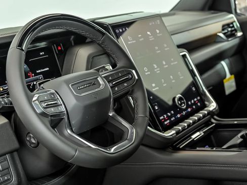 New 2026 GMC Yukon Denali w/ Denali Reserve Package AWD/4WD image 13