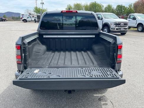 Used 2024 Nissan Frontier SV w/ SV Convenience Package image 4