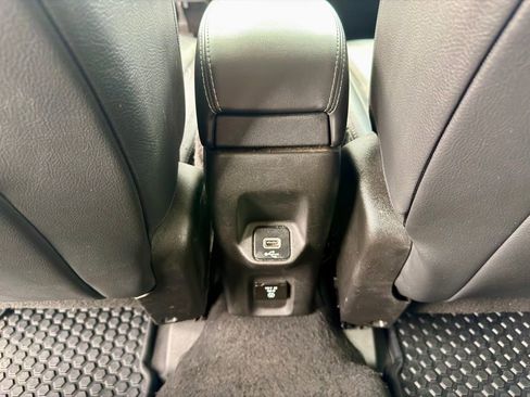 Used 2022 Jeep Renegade Limited image 27