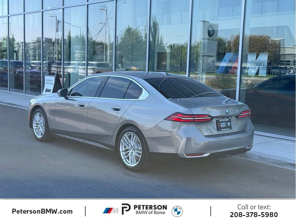 Used 2024 BMW 530i w/ Premium Package RWD image 3