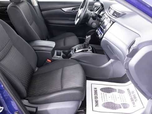 Used 2019 Nissan Rogue SV image 40