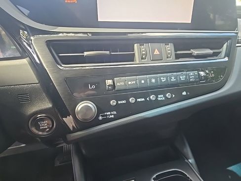 Used 2023 Lexus ES 350 w/ Accessory Package (Z2) image 21