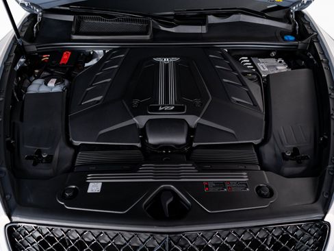 New 2025 Bentley Bentayga image 48