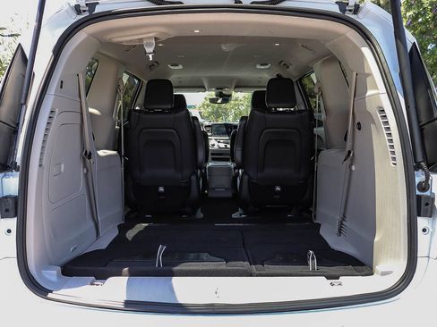 Used 2024 Chrysler Pacifica Limited FWD image 26