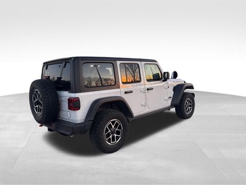 Used 2025 Jeep Wrangler Unlimited Rubicon image 4