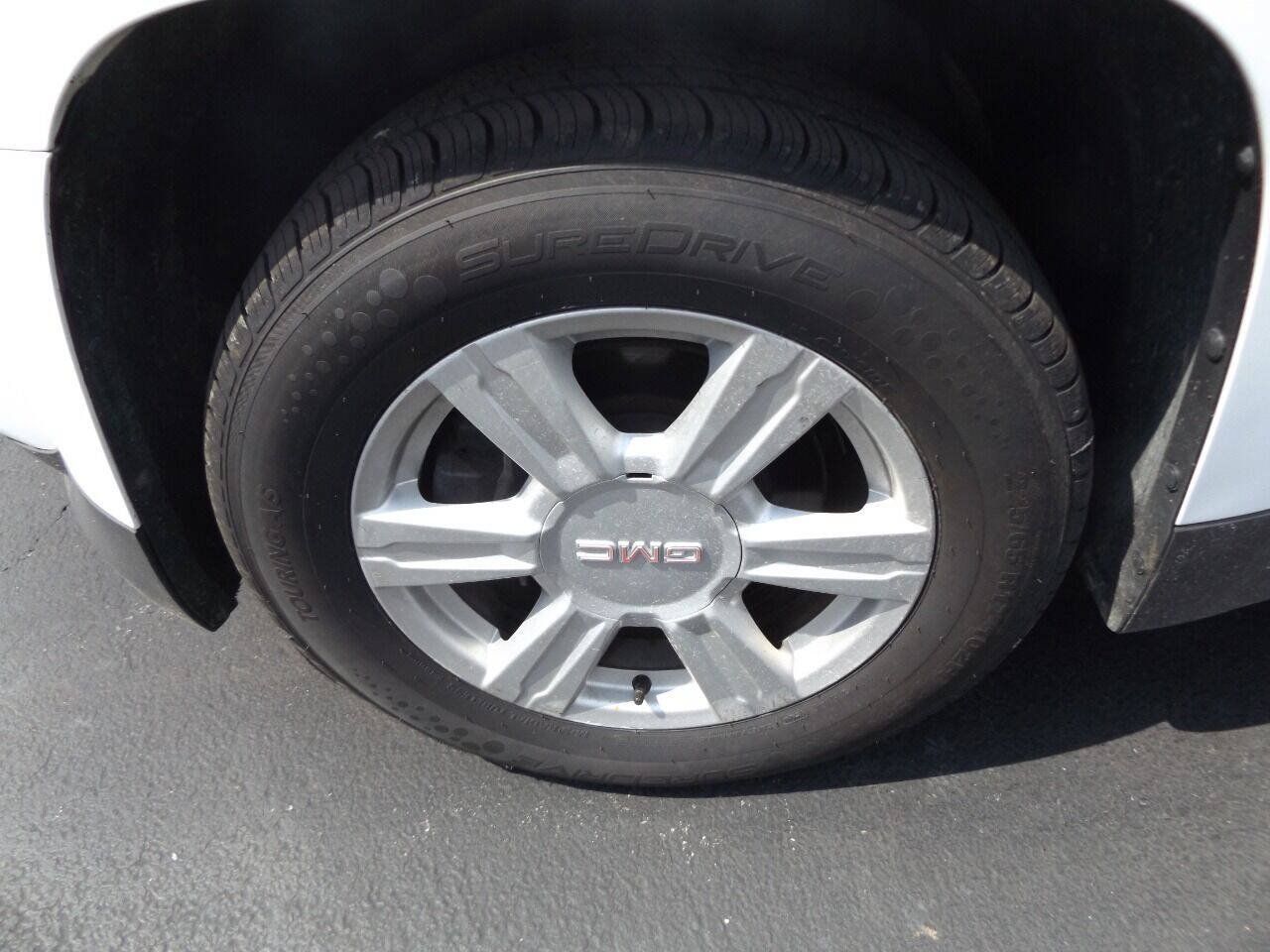 Used 2015 GMC Terrain SLE AWD/4WD image 31