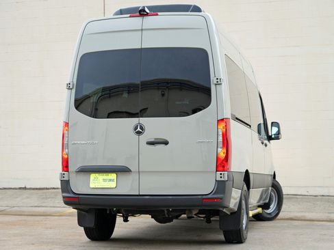 Used 2022 Mercedes-Benz Sprinter 2500 image 5