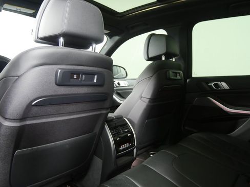 Used 2019 BMW X5 xDrive40i w/ Luxury Seating Package image 16