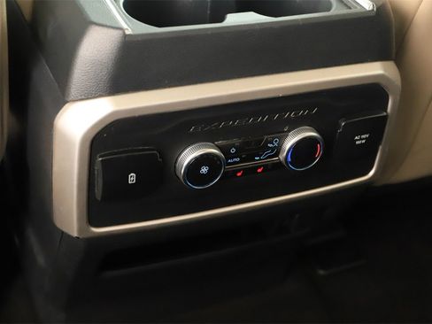 Used 2024 Ford Expedition Max Limited image 22