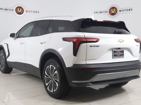 Used 2025 Chevrolet Blazer EV LT AWD/4WD image 4