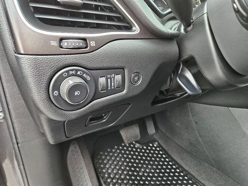 Used 2022 Jeep Cherokee Trailhawk w/ Sun, Sound & Nav Group AWD/4WD image 33