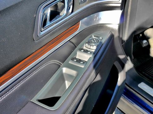 Used 2016 Ford Explorer Limited image 20