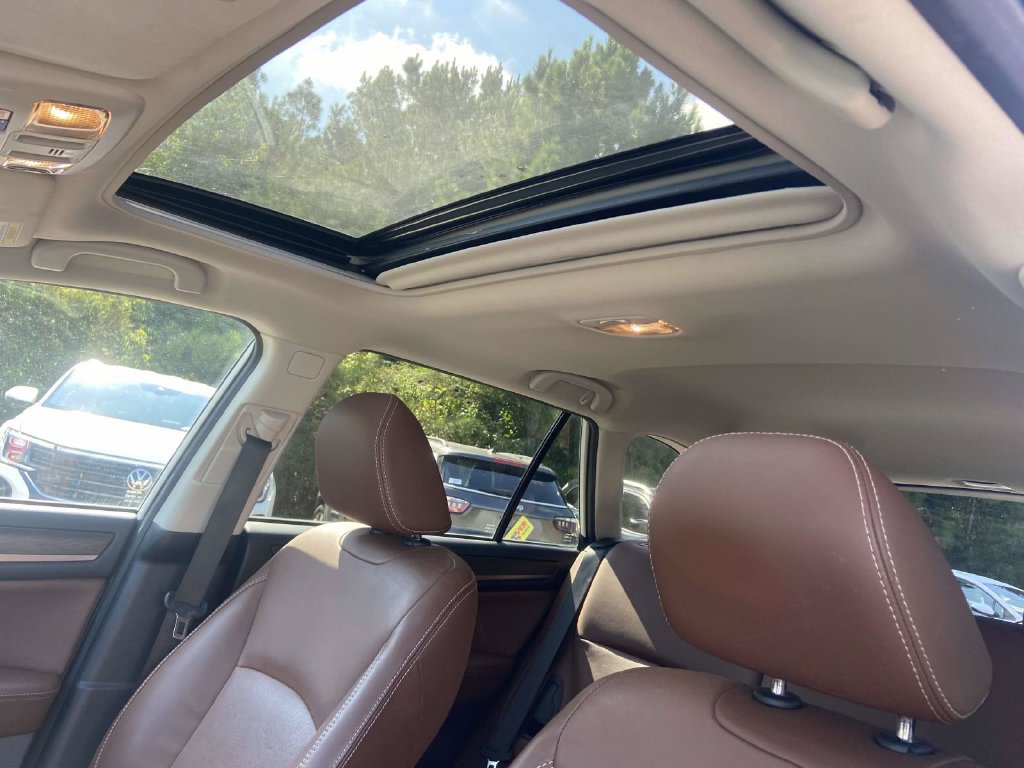 Used 2019 Subaru Outback 3.6R Touring AWD/4WD image 18