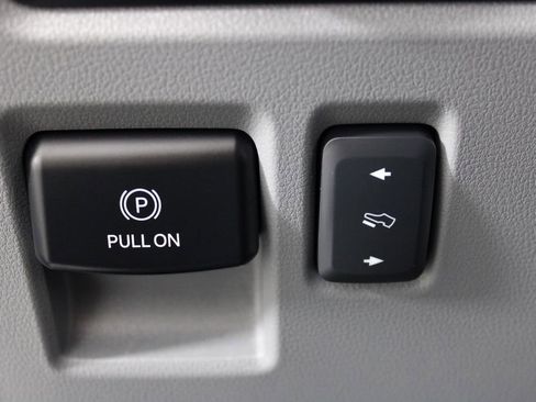 Used 2023 Ford F150 Lariat w/ Trailer Tow Package image 20