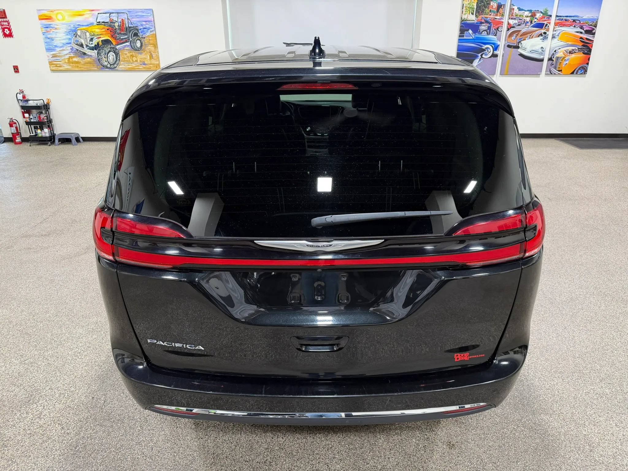 Used 2023 Chrysler Pacifica Touring-L FWD image 17