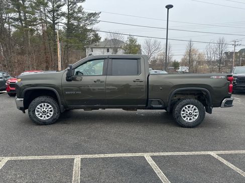 Used 2022 Chevrolet Silverado 2500 LT w/ Snow Plow Prep/Camper Package image 2