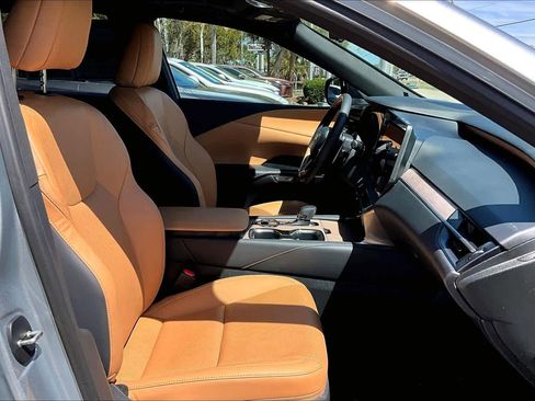 Used 2024 Lexus RX 350 Premium Plus w/ Convenience Package image 9