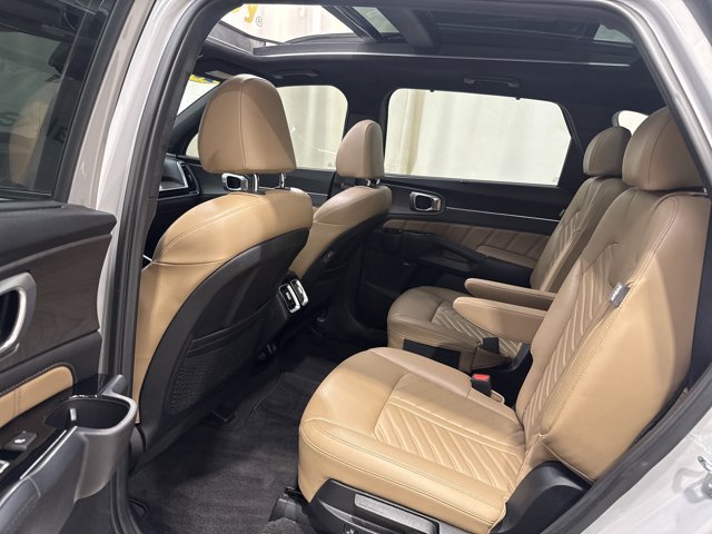 Certified 2024 Kia Sorento SX Prestige w/ Olive Brown Leather Package AWD/4WD image 11